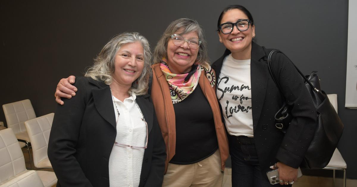 PRESENTARON EL LIBRO UN AMOR EN LA LUNA