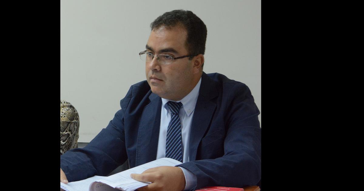 Ella se negoacute a tener sexo y eacutel intentoacute asfixiarla con sus manos