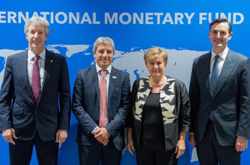 Luis Caputo se reunió con la jefa del FMI en Tailandia- Fue muy elogiosa de nuestra disciplina fiscal (Foto- X @LuisCaputoAR)