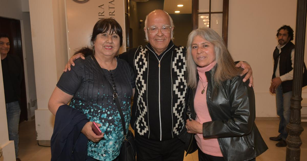 PRESENTARON EL LIBRO UN AMOR EN LA LUNA