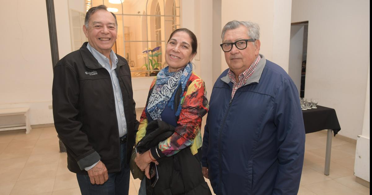 PRESENTARON EL LIBRO UN AMOR EN LA LUNA