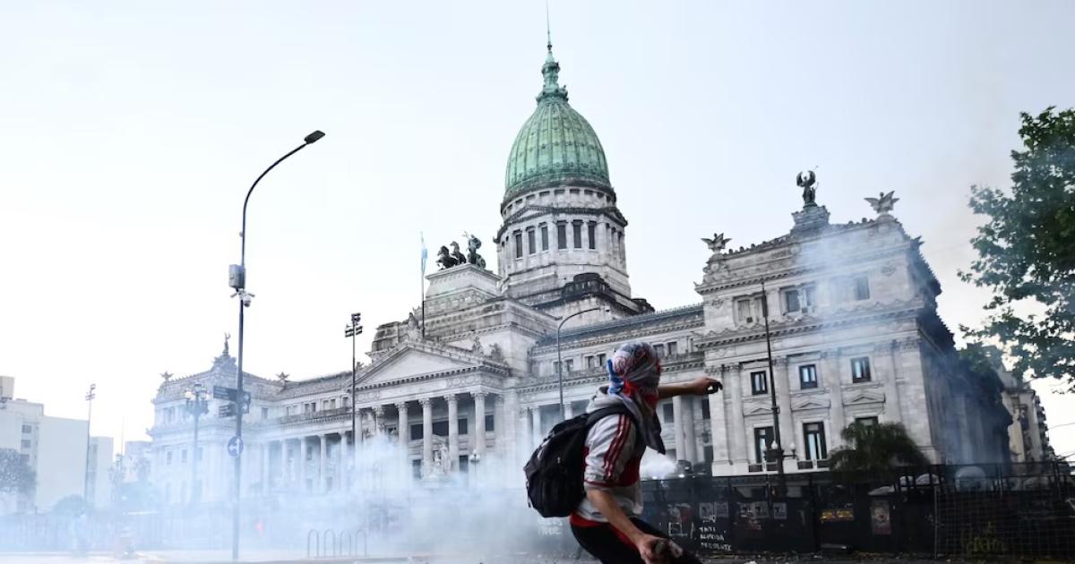 Los incidentes comenzaron luego de la fallida sesión para derogar el decreto 70 REUTERSPedro Lazaro Fernandez