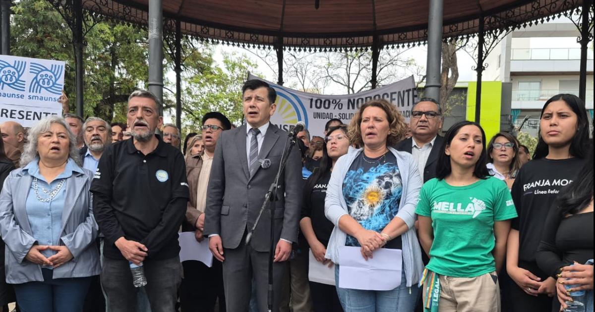 Quinta Marcha Federal Universitaria en Santiago del Estero- la UNSE se movilizoacute a Plaza Libertad