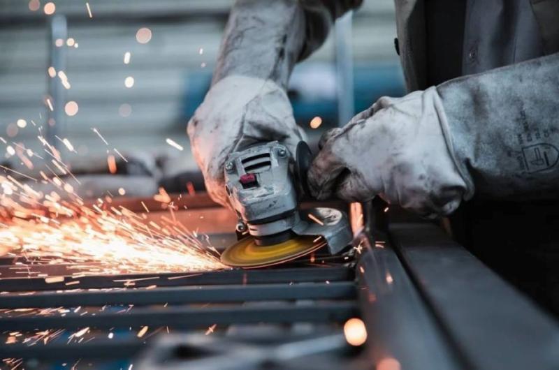 La industria cayó en agosto y usó apenas el 585-en-porciento- de su capacidad instalada Fuente- NA