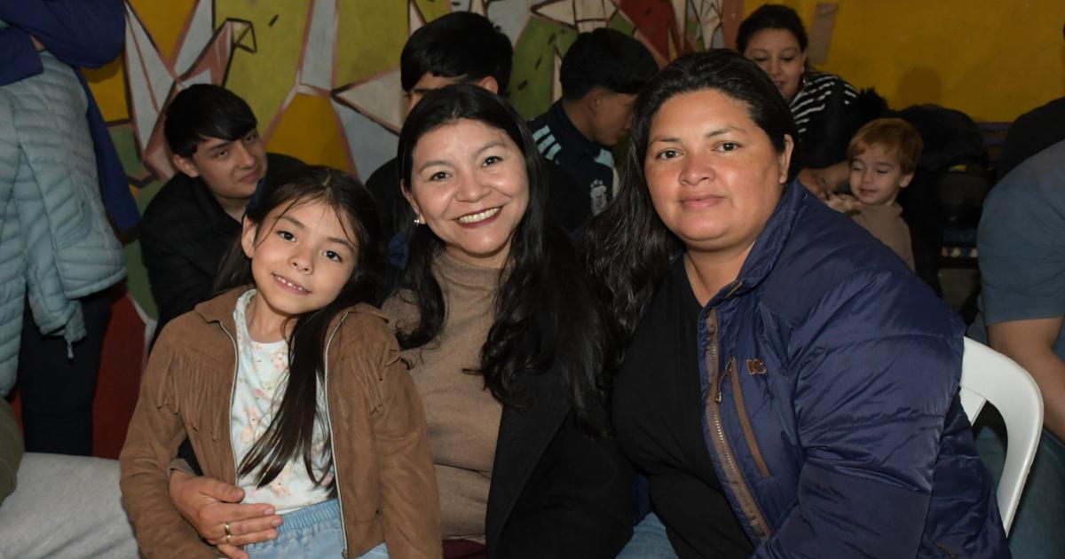 MUESTRA DE EDUCACIOacuteN FIacuteSICA