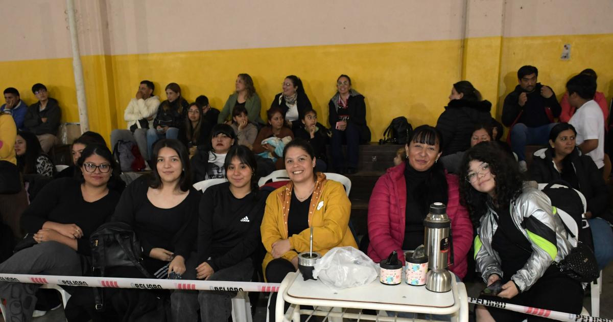 MUESTRA DE EDUCACIOacuteN FIacuteSICA