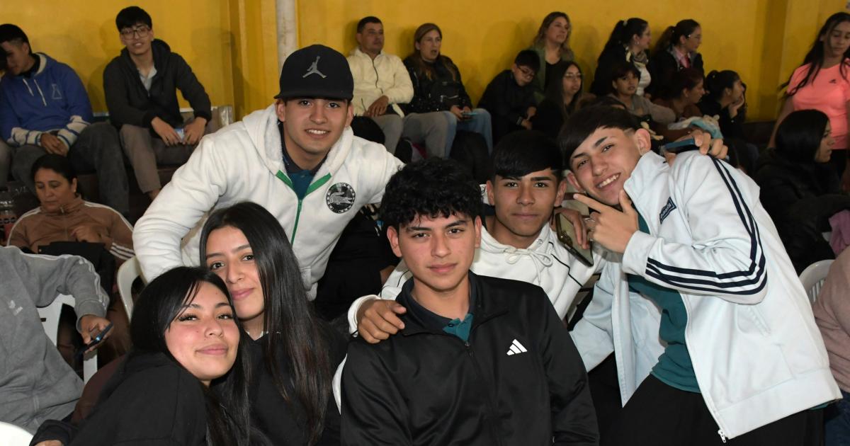 MUESTRA DE EDUCACIOacuteN FIacuteSICA