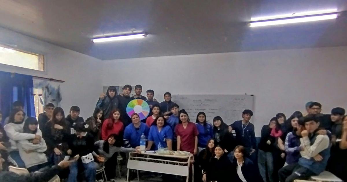 Dictaron taller sobre meacutetodos anticonceptivos para estudiantes