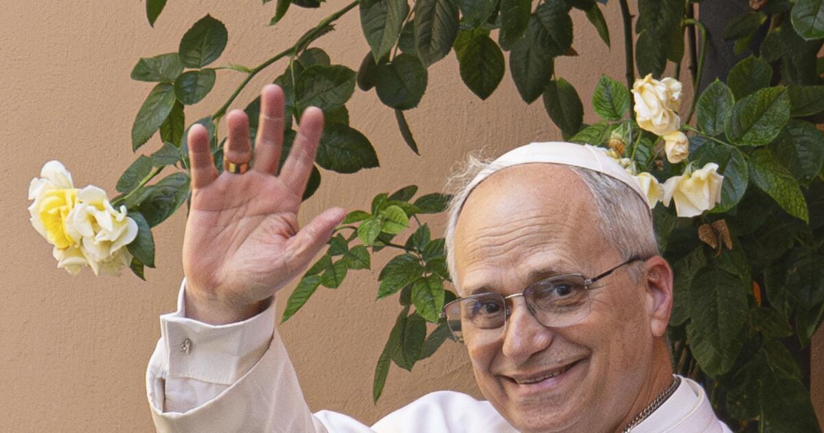 El papa Leoacuten XIV se recupera en Roma- celebroacute misa en el hospital y confirman su mejoriacutea cliacutenica