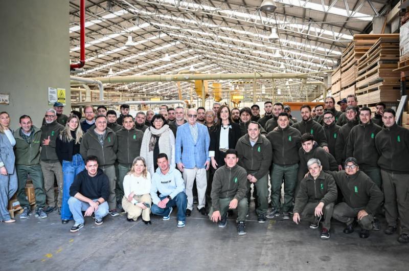 Victoria Villaruel destacoacute el trabajo argentino y la industria nacional 