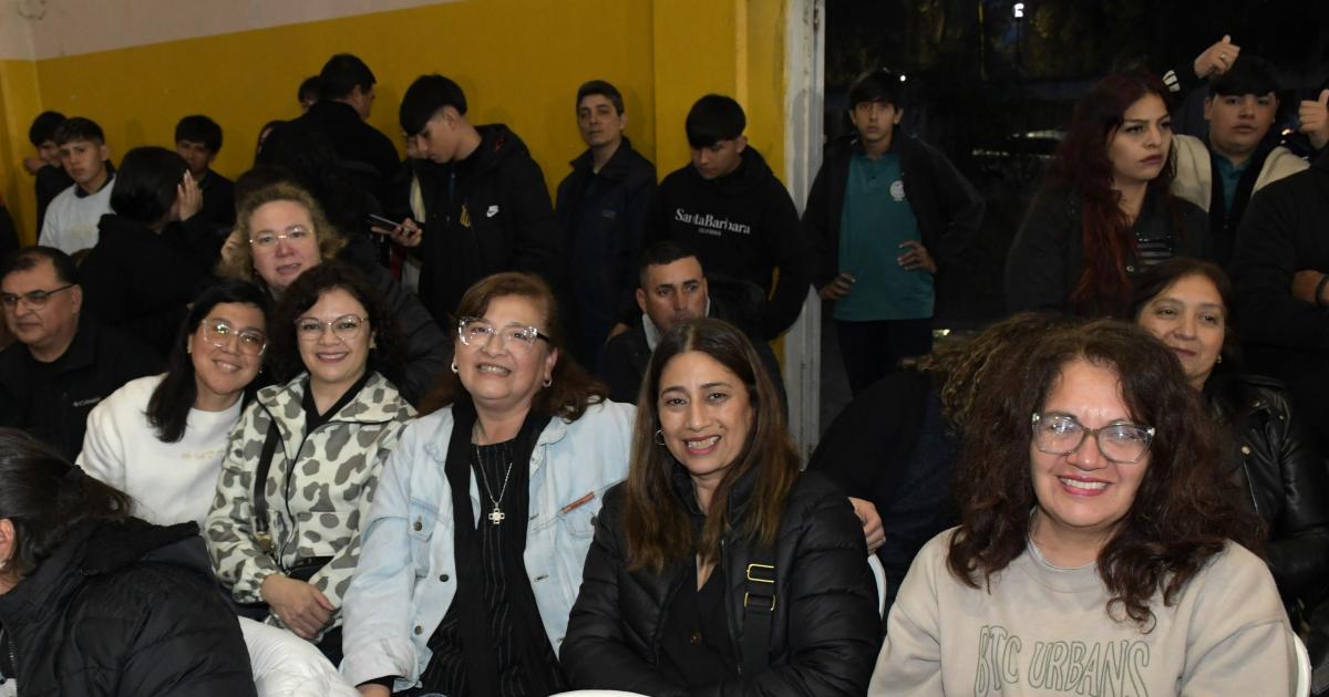 MUESTRA DE EDUCACIOacuteN FIacuteSICA