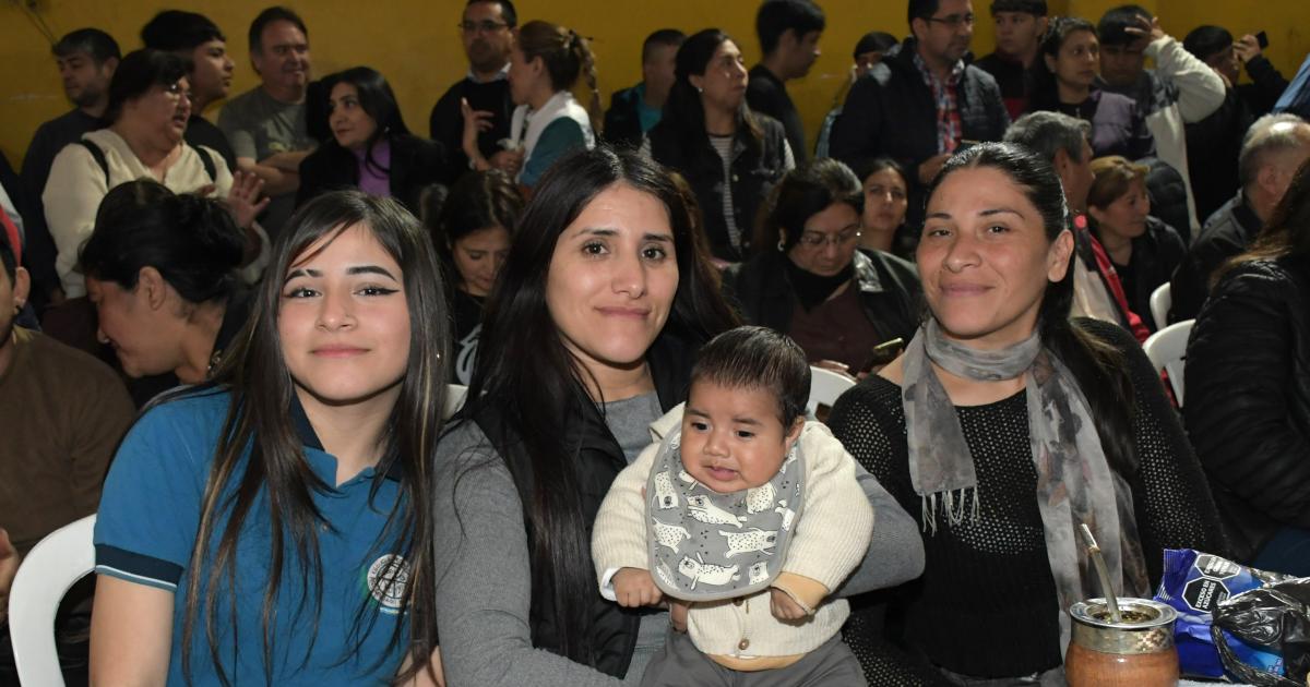 MUESTRA DE EDUCACIOacuteN FIacuteSICA