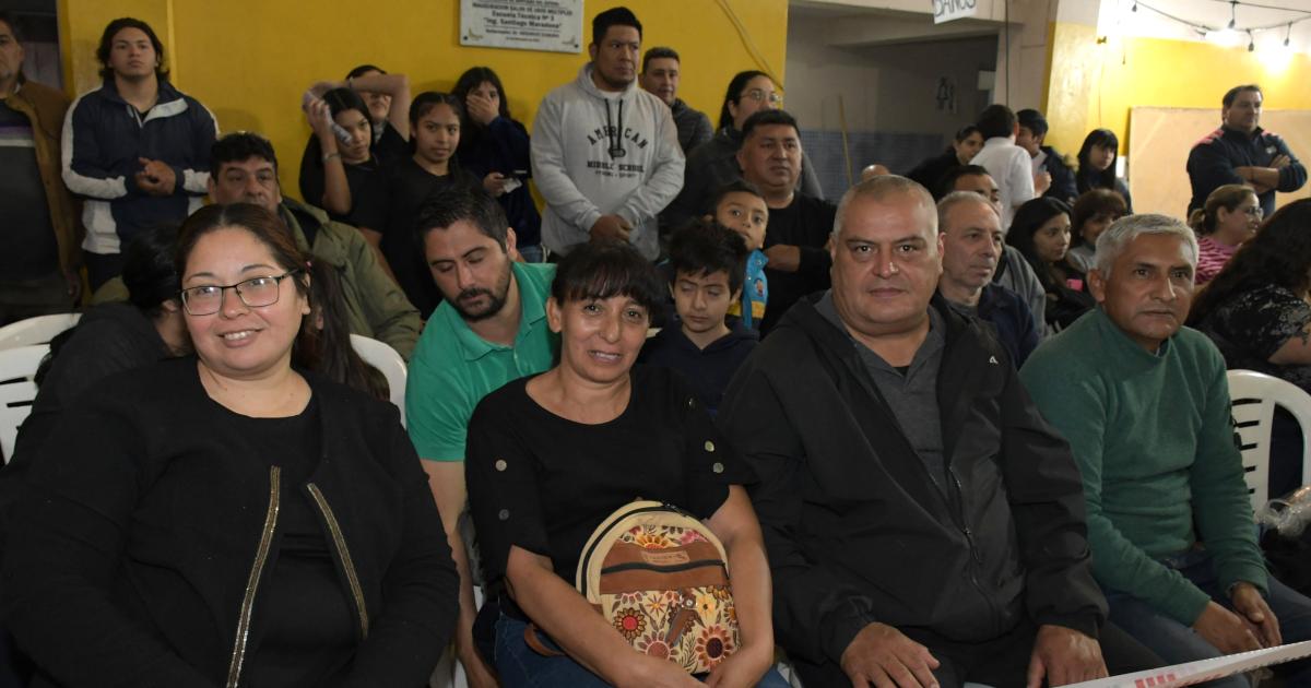 MUESTRA DE EDUCACIOacuteN FIacuteSICA