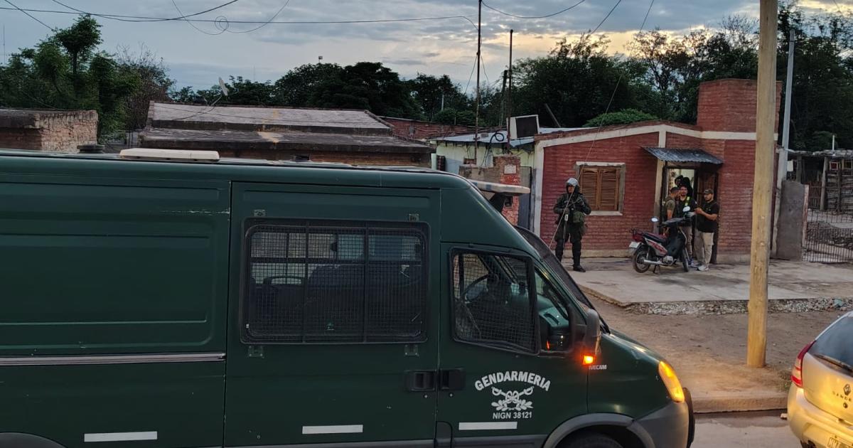 Allanamientos en Tarapaya y Mariano Moreno- dos detenidos y secuestro de cocaiacutena