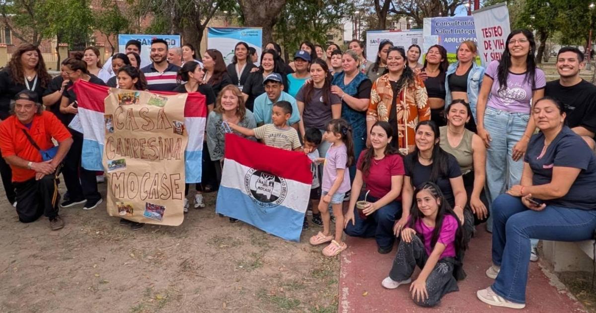Hubo encuentro en la plaza Andreacutes Figueroa del barrio Alberdi
