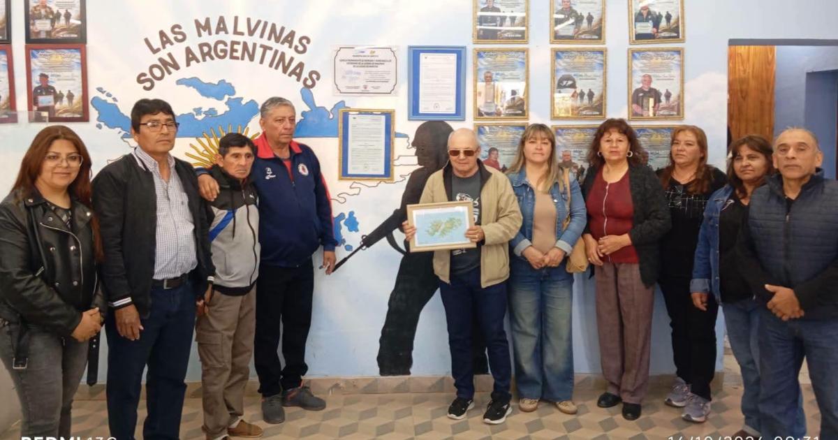 En Antildeatuya se brindoacute un homenaje a los excombatientes de Malvinas