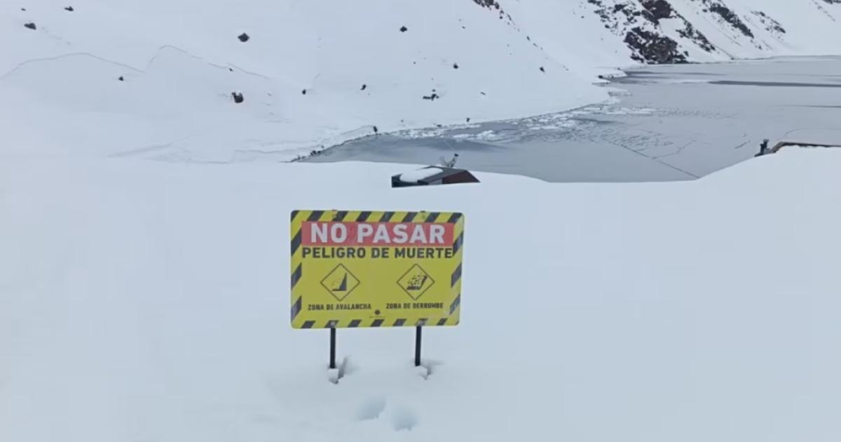 Lo excursionistas fueron advertidos del peligro que representaba salir a esquiar en la zona