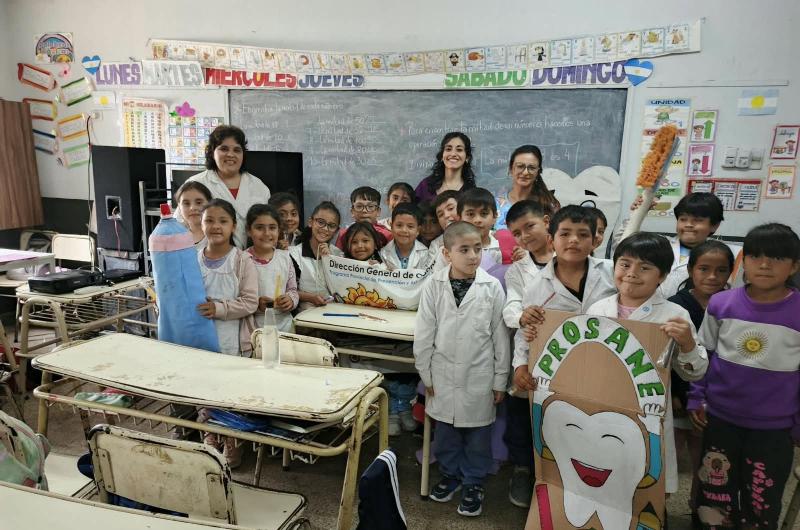 El Prosane y Sonrisas Santiaguentildeas visitaron la Escuela Nordm 375