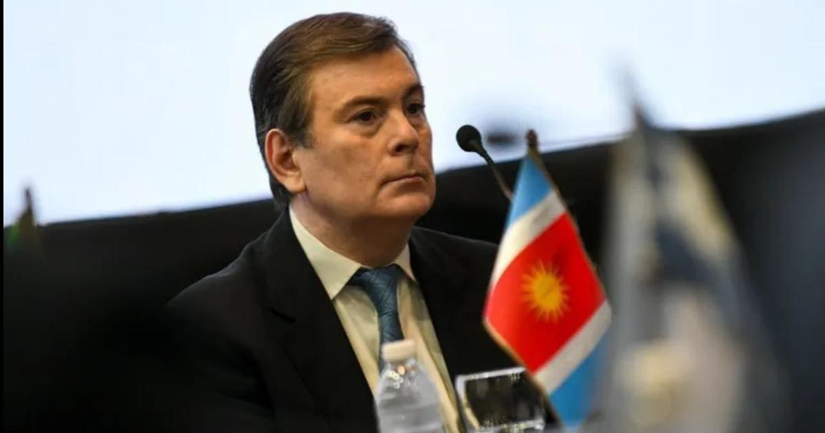 El senador nacional saludó a las madres en su día (Foto El Liberal)