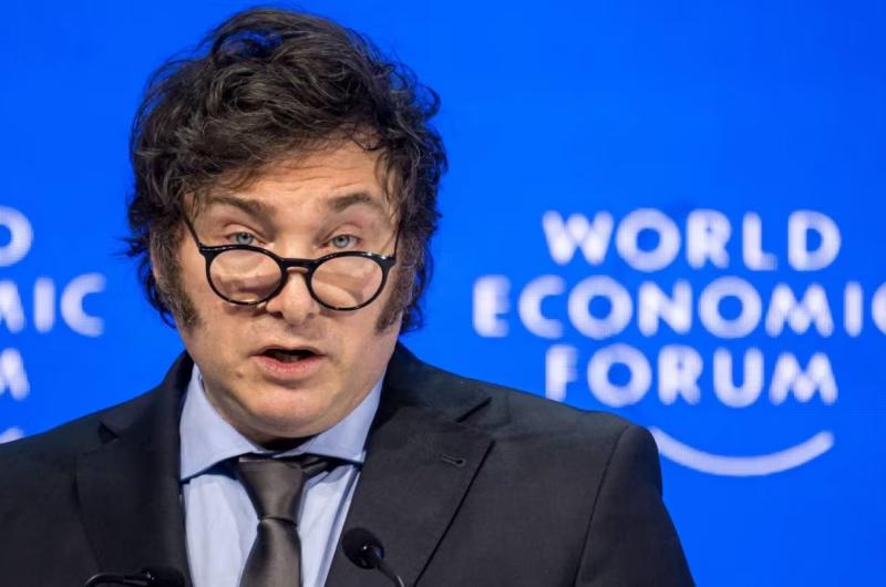El presidente Javier Milei durante su participación en el Foro de Davos de 2024 (Foto- AFP - Fabrice Coffrini)