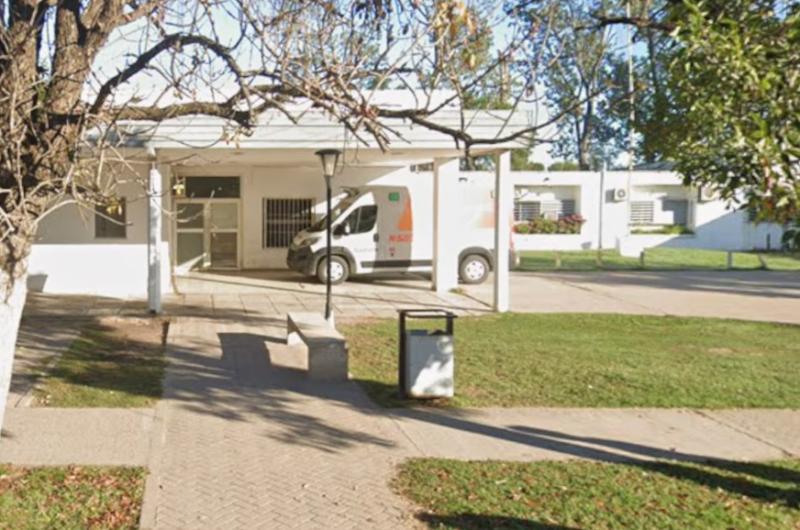 El hombre fue trasladado por una ambulancia hasta el hospital SAMCo de Santo Tomé