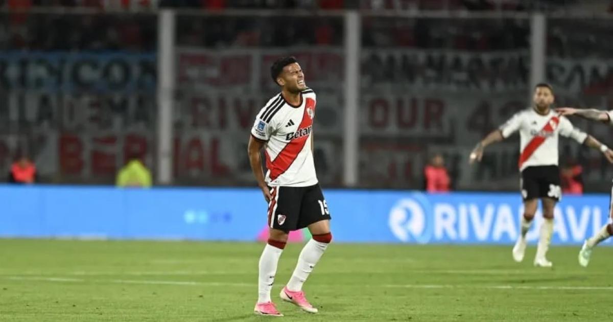 El momento del desgarro de Fausto Vera contra Belgrano (Foto- Ariel Carreras ClarínOlé)