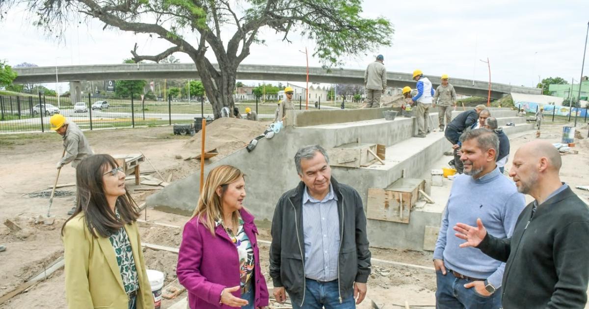 Norma Fuentes recorrioacute el tramo final de las obras del Parque Deportivo Campeones del 28 en el parque Aguirre