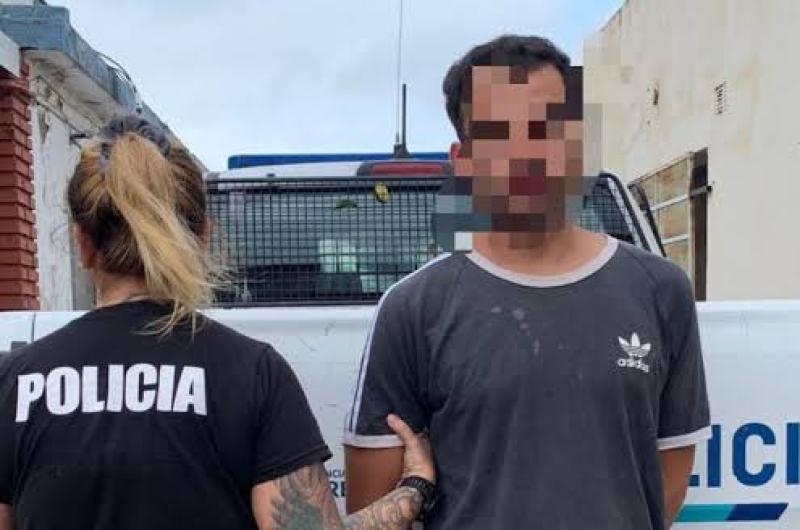 Golpeoacute a una mujer en plena calle y le fracturoacute la nariz