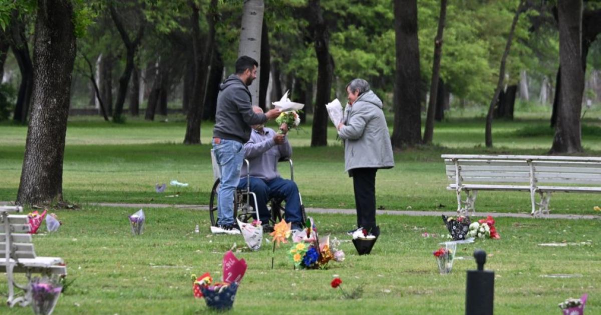 Parque de la Paz- santiaguentildeos homenajearon a sus madres