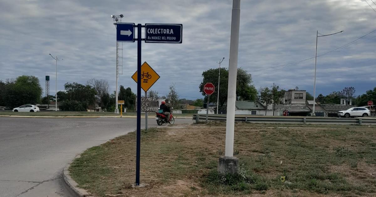 Nuacutentildeez del Prado entre el hipoacutedromo y Lomas del Golf con un solo sentido