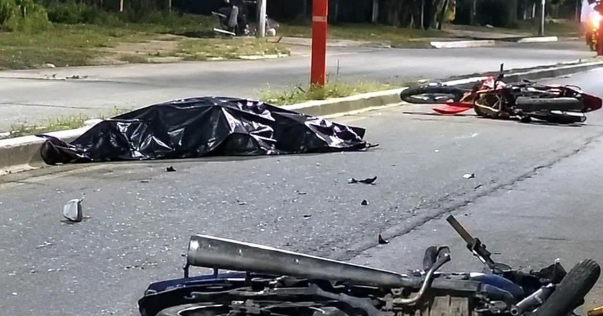 Un brutal choque se cobroacute la vida de un joven motociclista