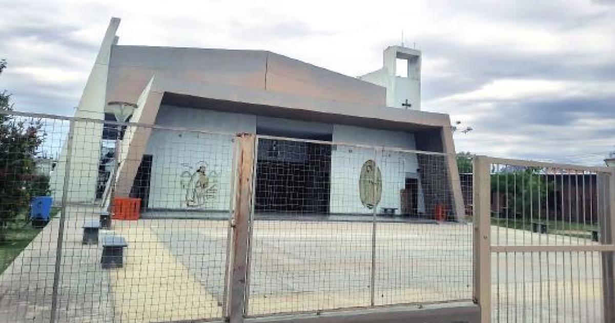 Buscan a un remisero coacutemplice del brutal asalto a sacerdote con millonario botiacuten