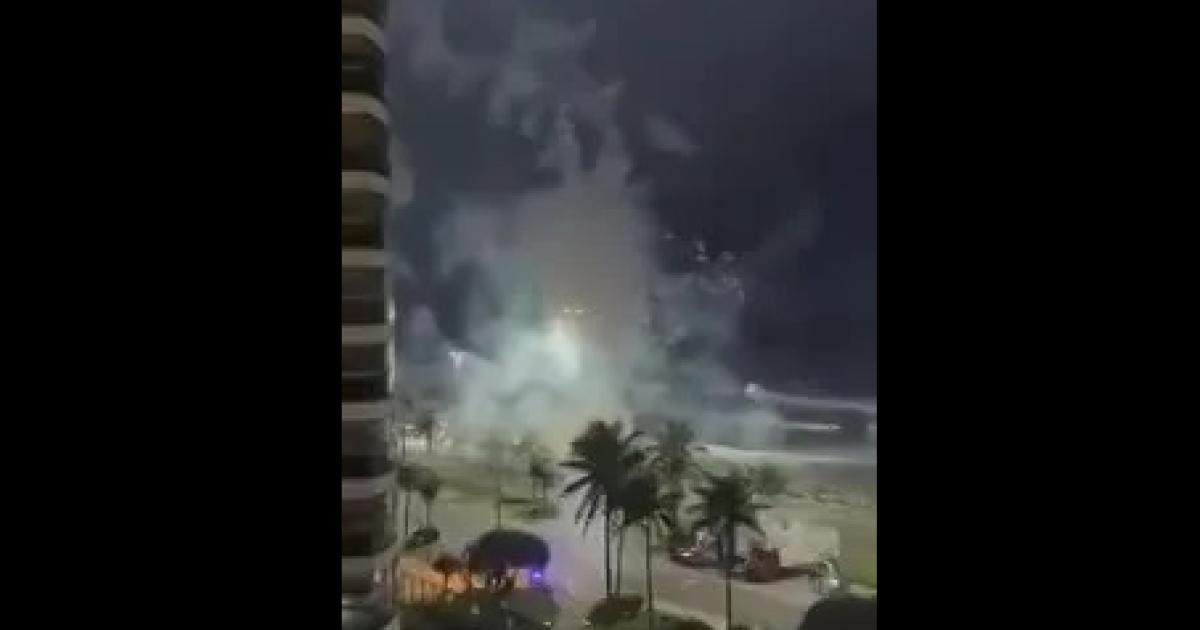 Noche agitada para Boca- fuegos artificiales frente a su hotel en Riacuteo