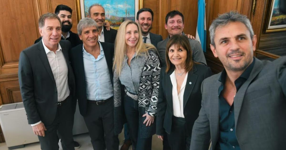 La mesa política del Gobierno definió acelerar los acuerdos políticos para avanzar con la suspensión de las PASO y definió tratar el proyecto de Discapacidad en Diputados