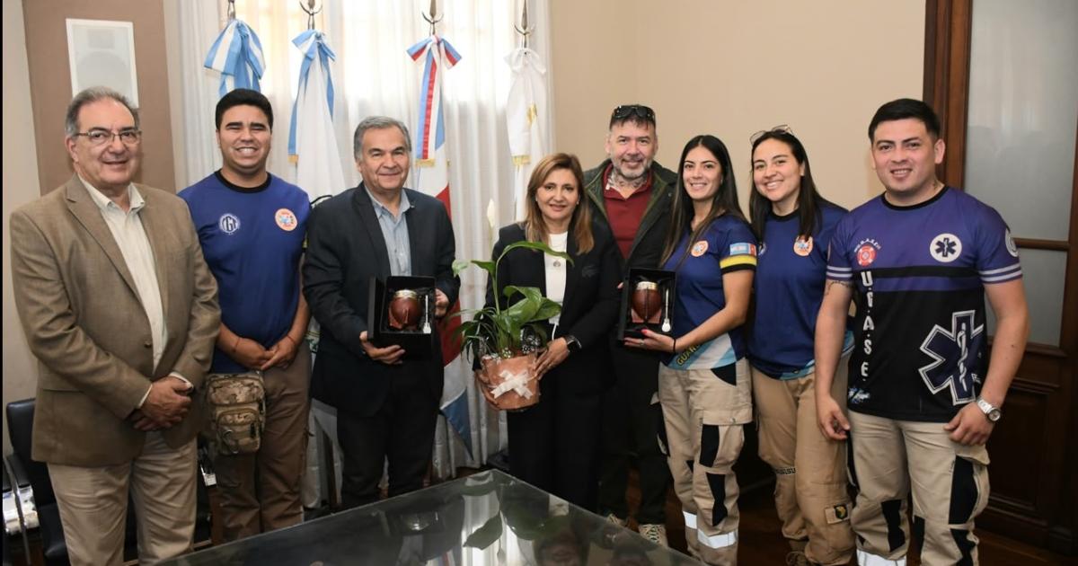 Fuentes recibioacute en el saloacuten de acuerdos a la comisioacuten directiva del Sindicato de Guardavidas