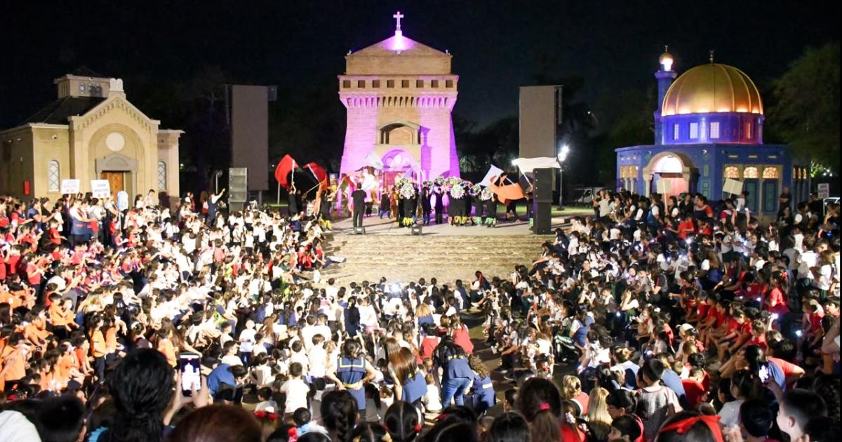 Fuentes saludoacute a los alumnos de los 27 jardines municipales que participaron del Campamento de Egresados