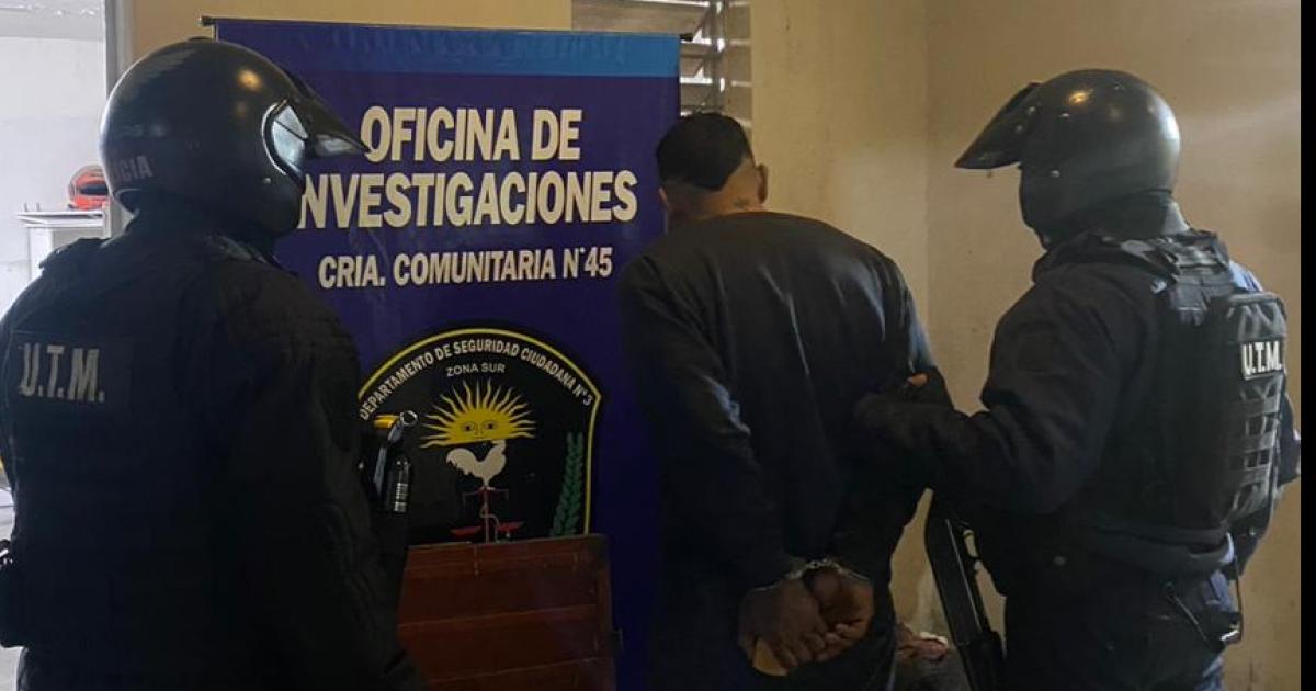 Golpeoacute a su pareja con un palo frente a su hija