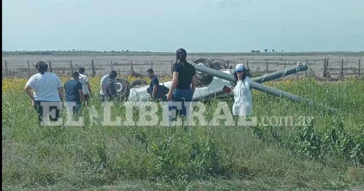 Ruta Nacional 89- volcoacute una camioneta de Aguas de Santiago cerca de Yuchaacuten y hay un herido