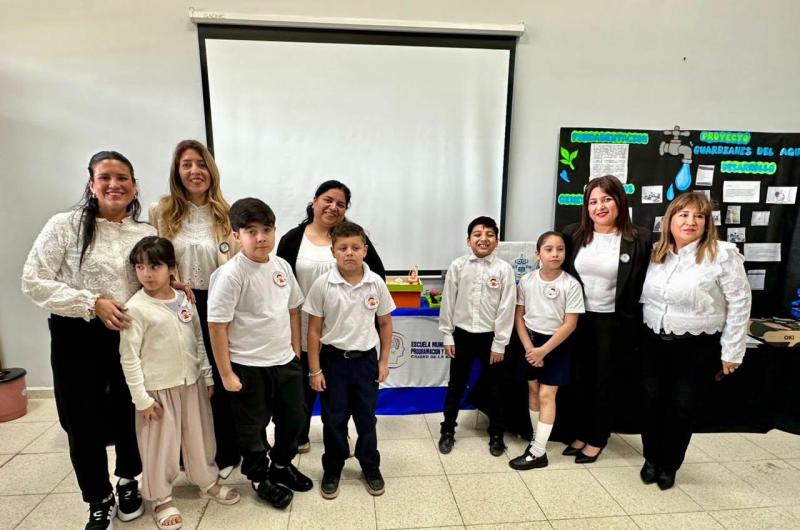 Alumnos de la Escuela de Roboacutetica presentaron Guardianes del Agua