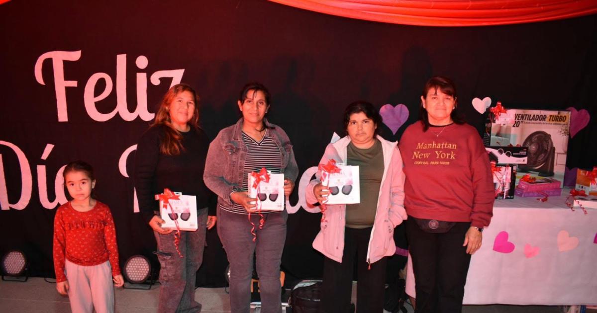 Colonia El Simbolar homenajeoacute a las madres con una gran fiesta