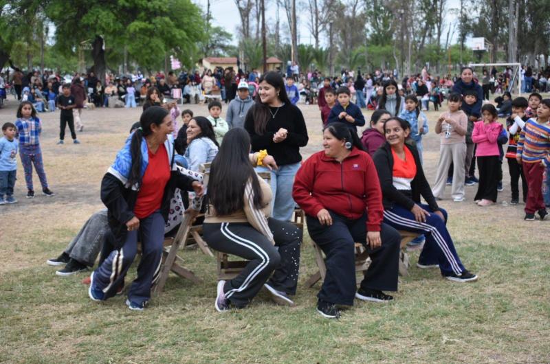 Colonia El Simbolar homenajeoacute a las madres con una gran fiesta