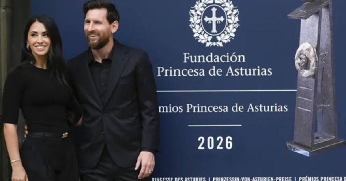 En una gala celebrada en el Teatro Campoamor de Oviedo junto a la princesa Leonor y los reyes (Foto Google)