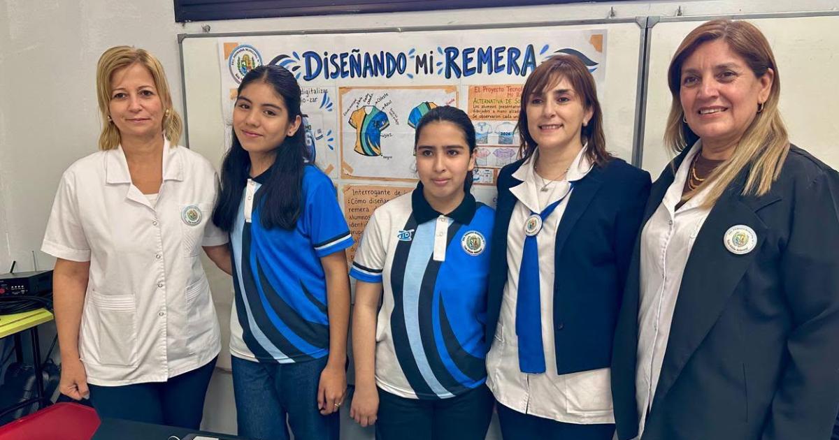 Alumnos municipales presentan Nuestra Huella Nuestro Estilo