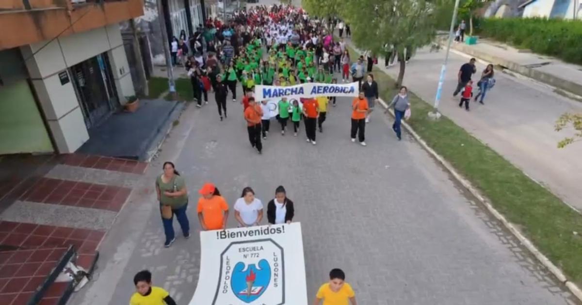 La marcha aeroacutebica fue un eacutexito de la Escuela Nordm 772 Leopoldo Lugones