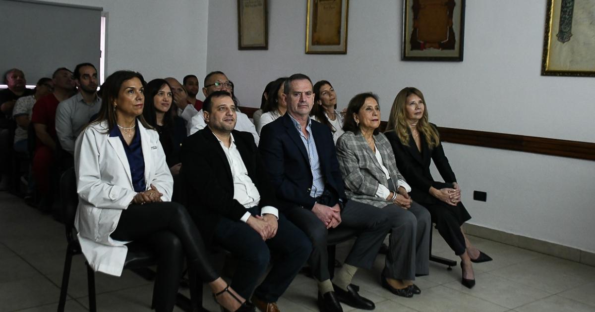 El Hospital Regional de Santiago celebra 20 años identificando a recién nacidos