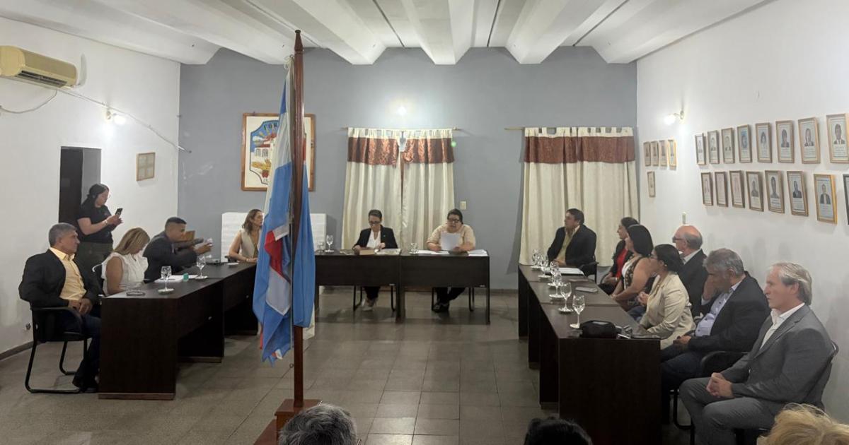 Comenzoacute la nueva etapa institucional en los municipios- juraron los ediles de Forres