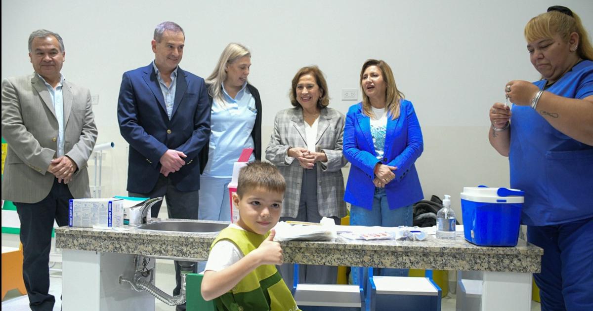 Jornada de vacunacioacuten contra la Polio en el Papa Francisco