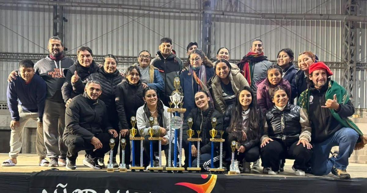 La academia municipal Antildeoranza brilloacute en un festival en Tucumaacuten