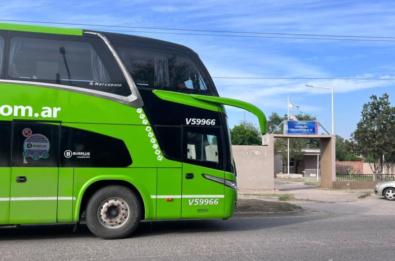 Un colectivo que iba a Tucumaacuten fue desviado en La Banda por el celular perdido de un sacerdote