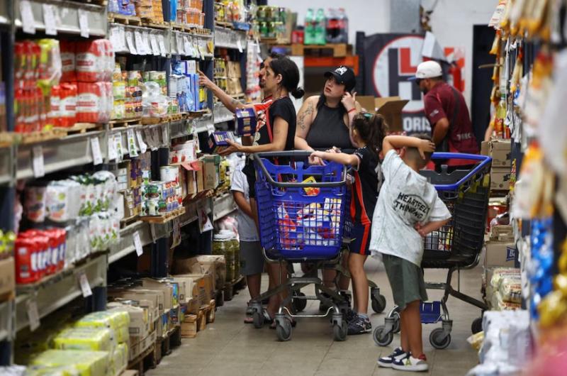 La ventana para bajar la inflación este año ya se cerró intervenir precios sería contraproducente afirmó Gabriel Caamaño